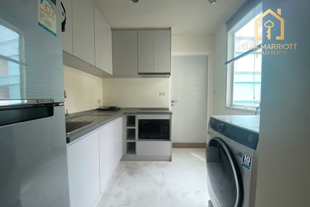 3-Bedroom Condo at The Crest Sukhumvit 24 — 9 min walk to BTS Phrom Phong 8