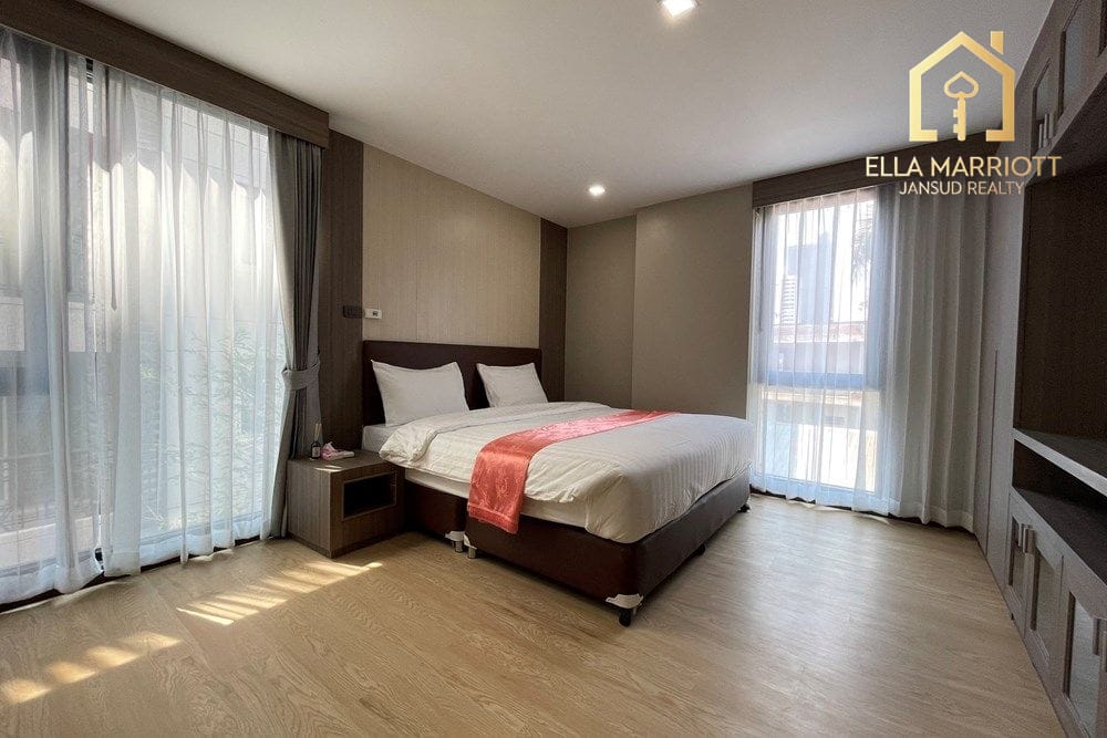 3-Bedroom Condo at Art @ Thonglor 25 6