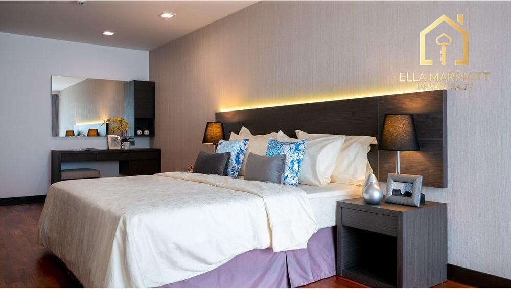 2-Bedroom Condo at Rent 78K in Sukhumvit 19 — 450m to BTS Asoke 10