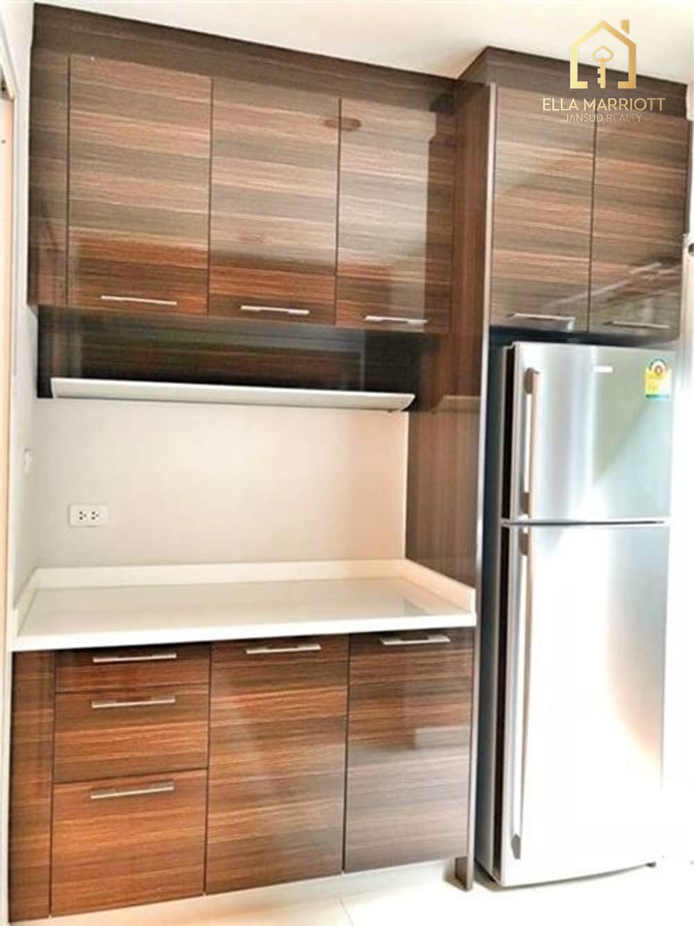 3-Bedroom Townhome in Asoke - 200 sqm 11