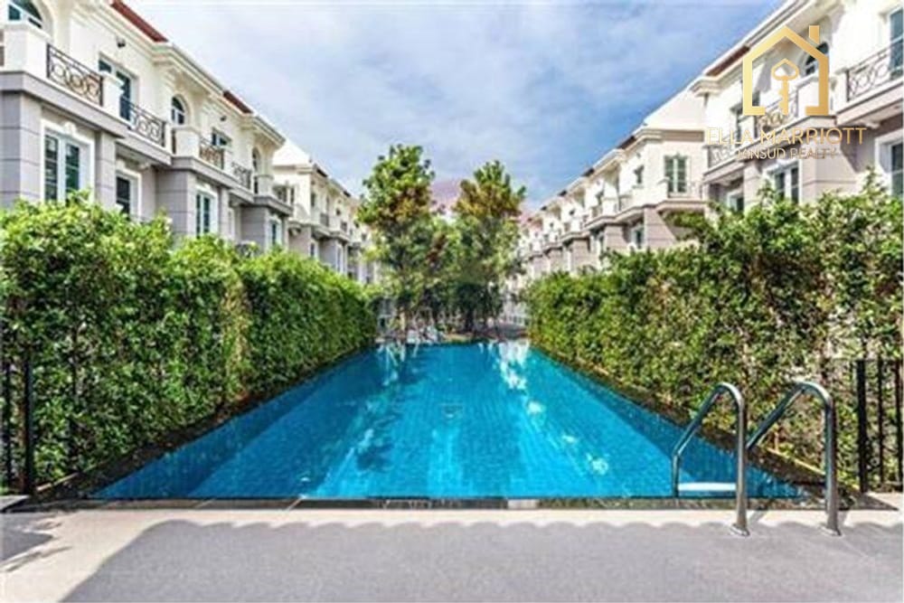 3-Bedroom Townhome in Asoke - 200 sqm 2