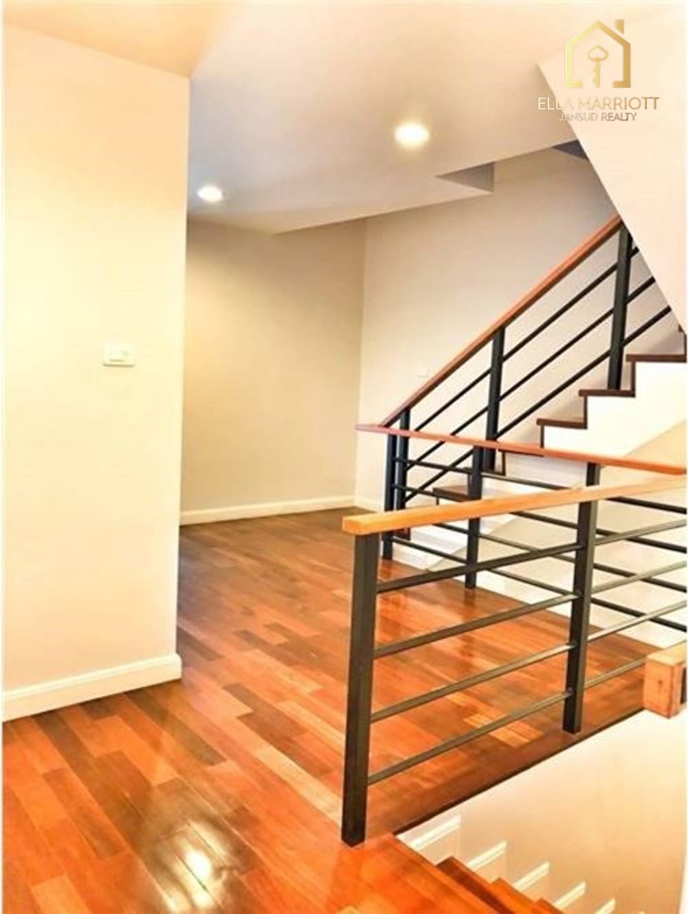 3-Bedroom Townhome in Asoke - 200 sqm 7