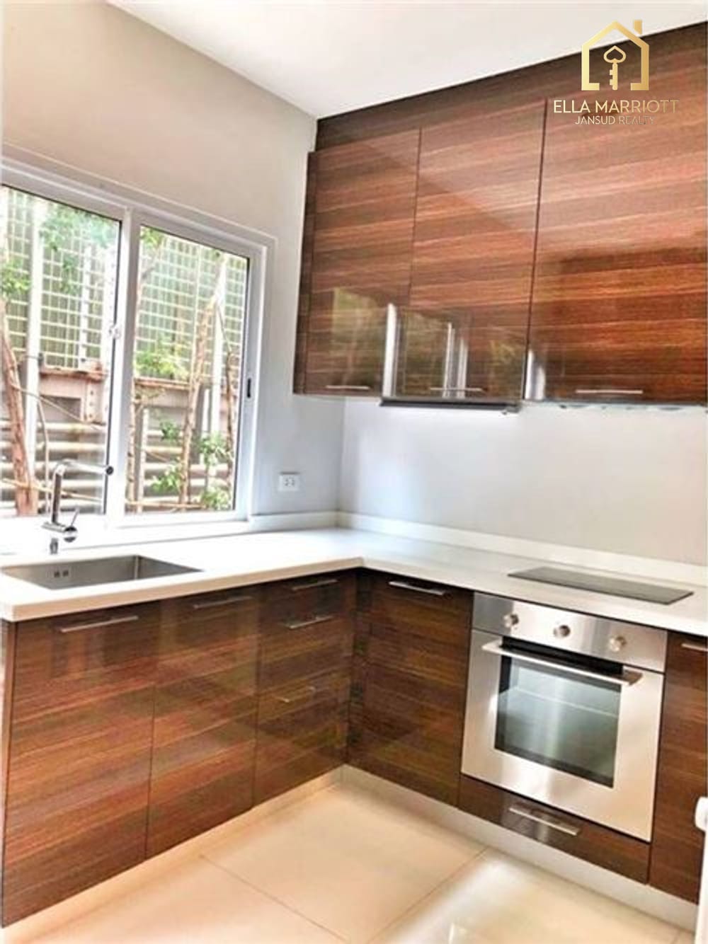 3-Bedroom Townhome in Asoke - 200 sqm 9