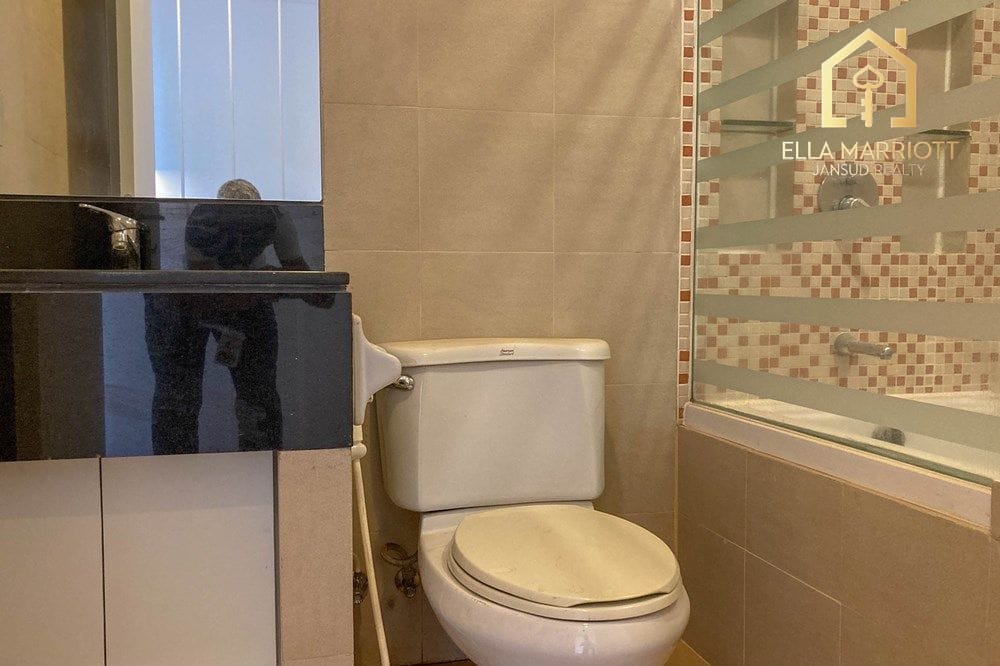 3-Bedroom Condo for Rent near BTS Ekkamai 12