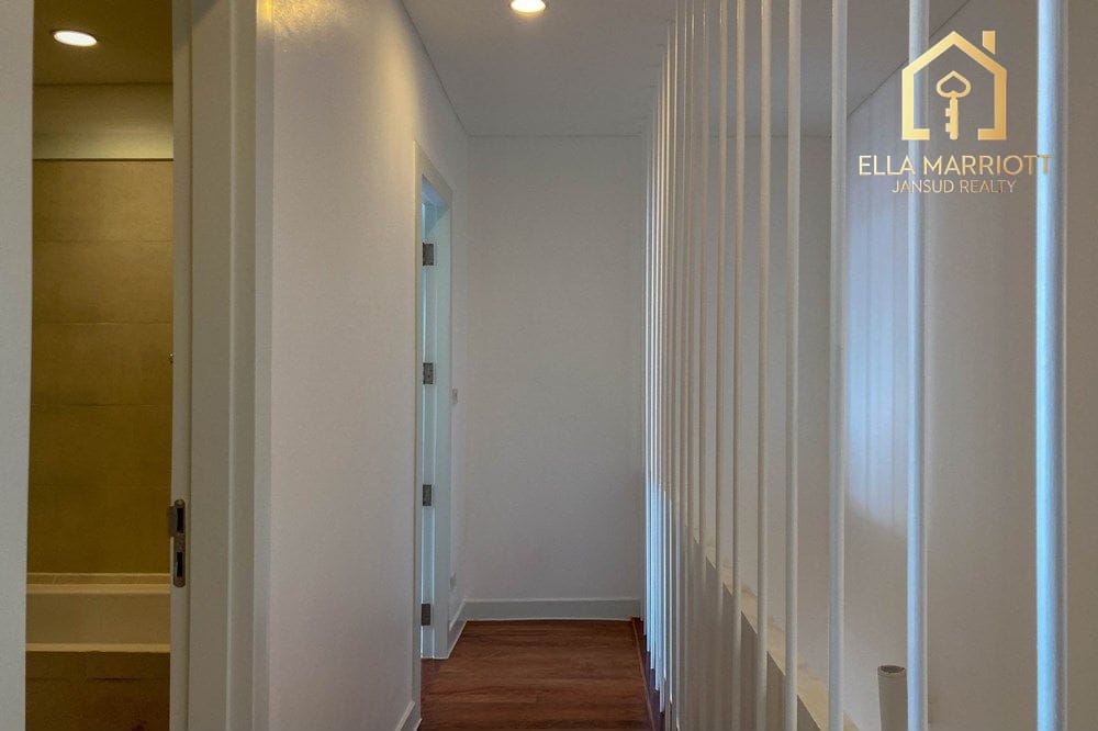 3-Bedroom Condo for Rent near BTS Ekkamai 14