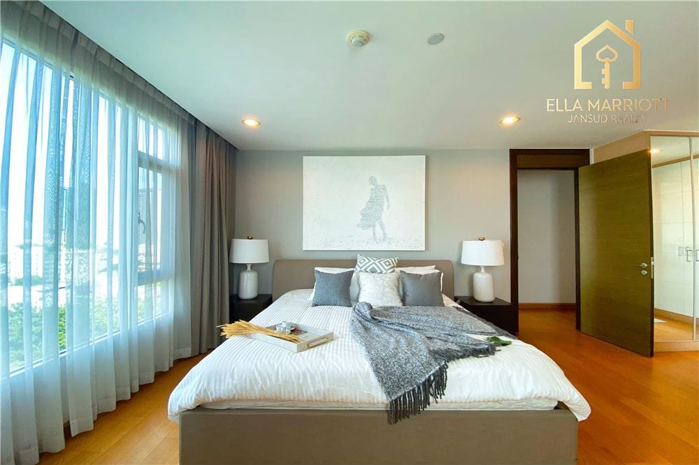 Pet-Friendly 3-Bedroom Condo for Rent in Sukhumvit 55 12