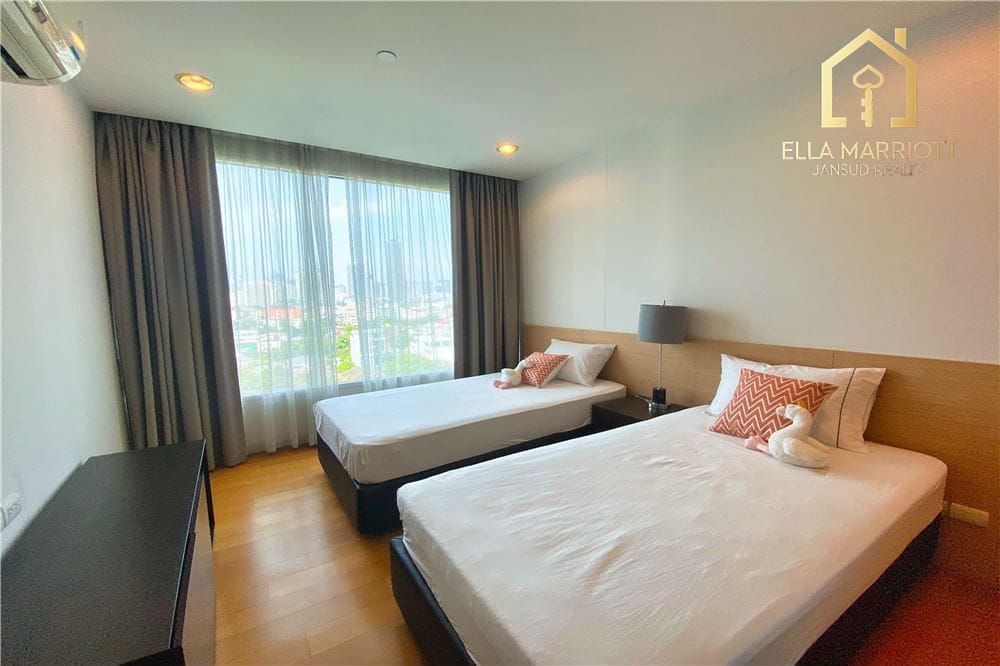 Pet-Friendly 3-Bedroom Condo for Rent in Sukhumvit 55 16
