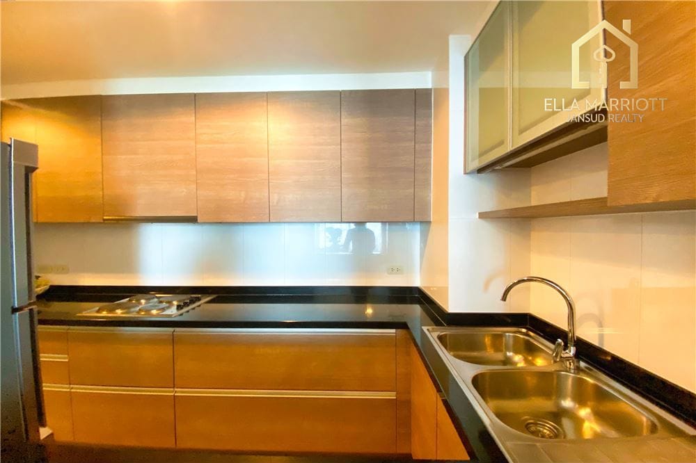 Pet-Friendly 3-Bedroom Condo for Rent in Sukhumvit 55 9