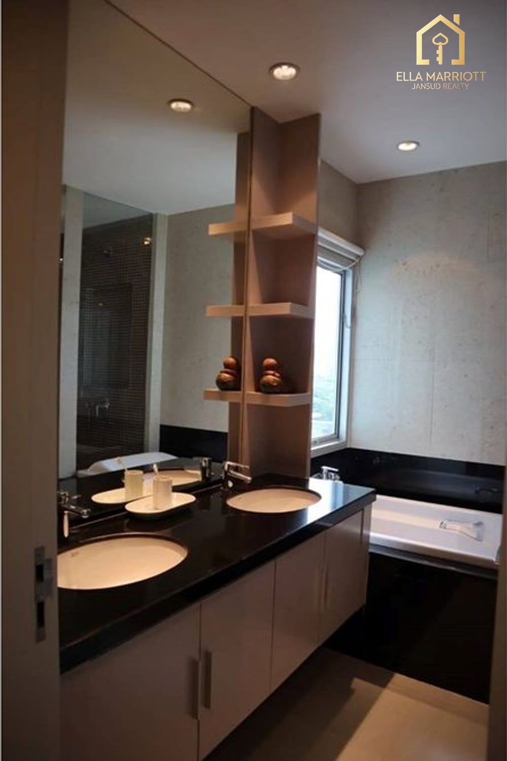 3-Bedroom Condo at Wireless Road - 220 sqm, Pet-Friendly 12