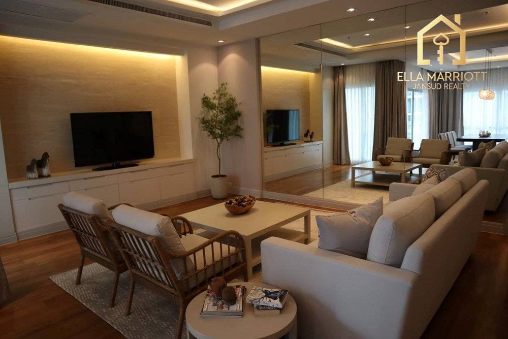 3-Bedroom Condo at Wireless Road - 220 sqm, Pet-Friendly 2