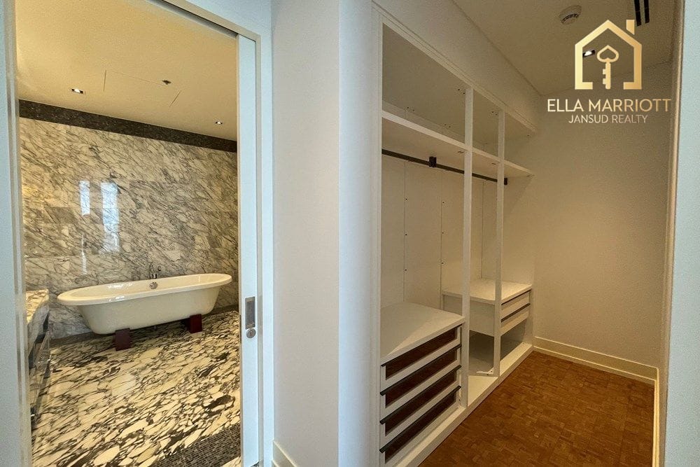 Luxury Condo Living at Mahanakhon Ritz Bangkok 6