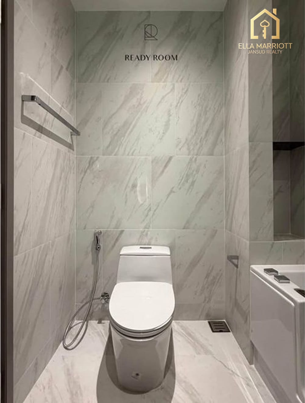 Moderne Eigentumswohnung zum Verkauf im The Room Sukhumvit 38, Top-Lage in Bangkok. 24