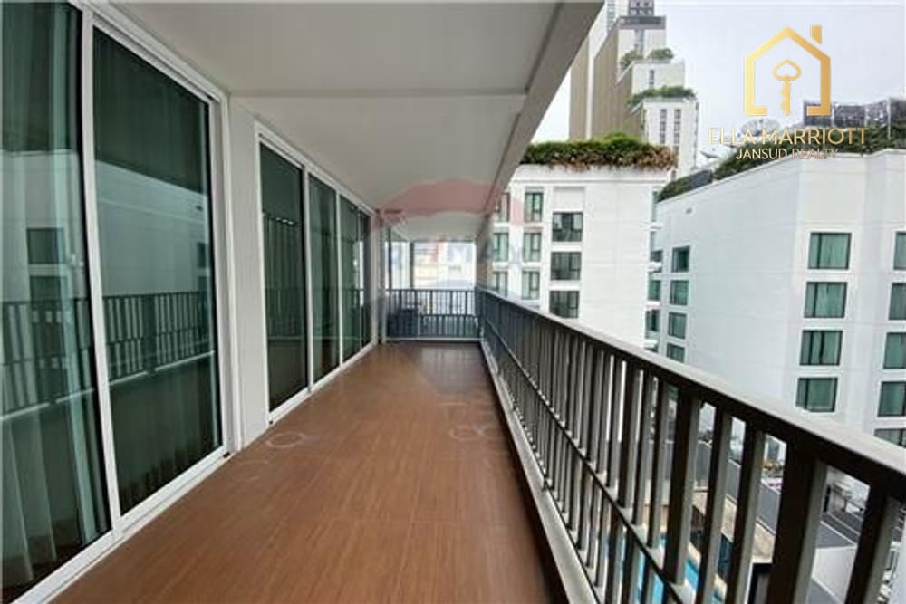 For Rent 3 bedroom big balcony BTS Asoke and Nana 5