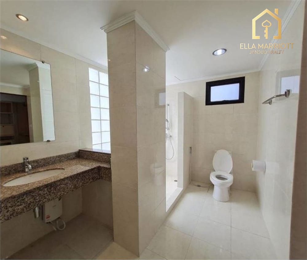3-Zimmer-Wohnung zu vermieten für 85.000 | 230 m² | Sathorn Soi 1 | Katzenfreundlich mit Holzböden 12