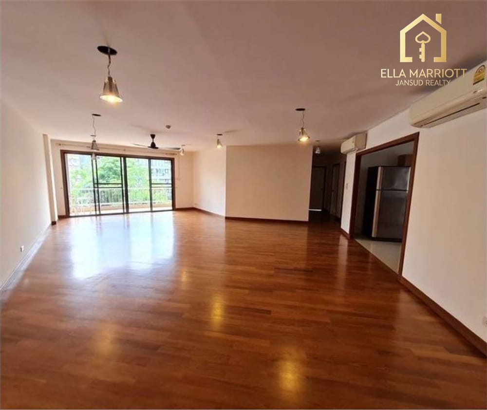 3-Zimmer-Wohnung zu vermieten für 85.000 | 230 m² | Sathorn Soi 1 | Katzenfreundlich mit Holzböden 2