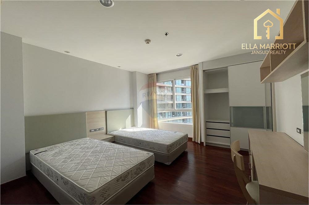 Rent 73K | 160sqm 2BR | High Floor | Cat-Friendly  | Sukhumvit 24 10
