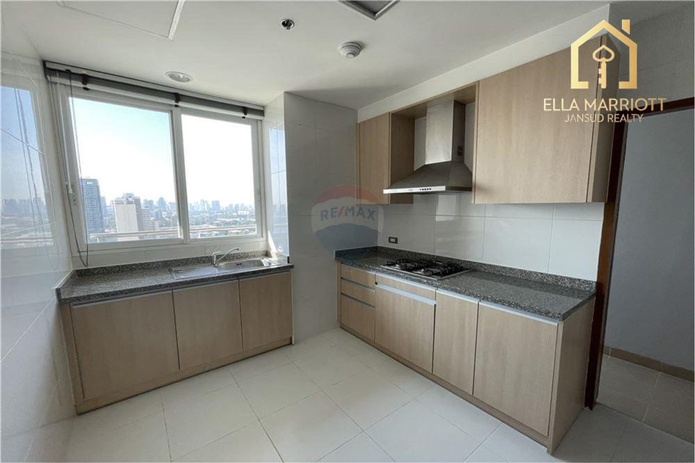 Rent 73K | 160sqm 2BR | High Floor | Cat-Friendly  | Sukhumvit 24 5