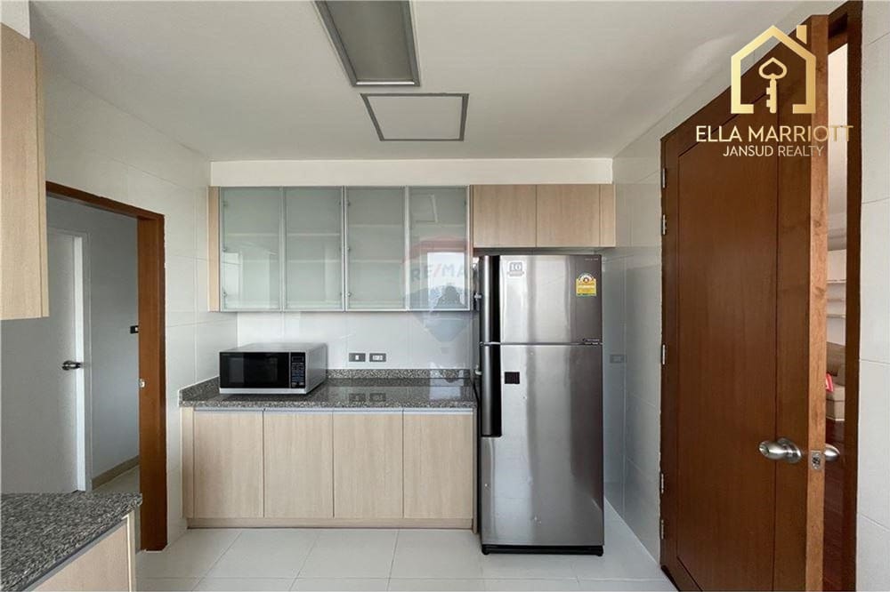 Rent 73K | 160sqm 2BR | High Floor | Cat-Friendly  | Sukhumvit 24 6