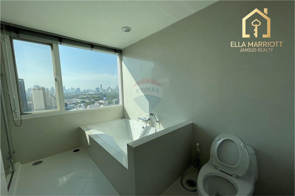 Rent 73K | 160sqm 2BR | High Floor | Cat-Friendly  | Sukhumvit 24 8