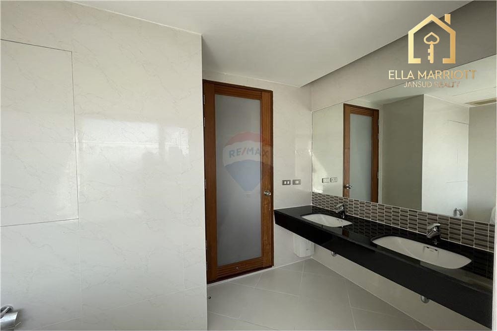 Rent 73K | 160sqm 2BR | High Floor | Cat-Friendly  | Sukhumvit 24 9