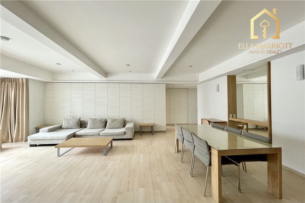Pet-Friendly Condo Steps from Supermarket and 5 Minutes to Phrom Phong BTS 3