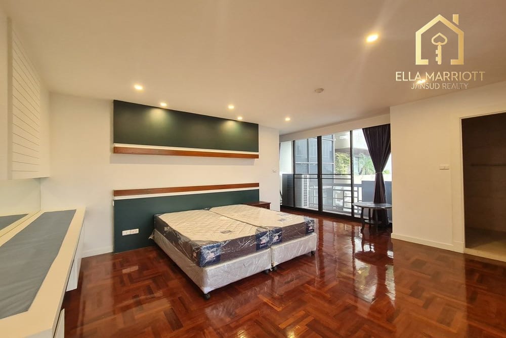 Spacious Pet-Friendly Condo in Ekkamai 19