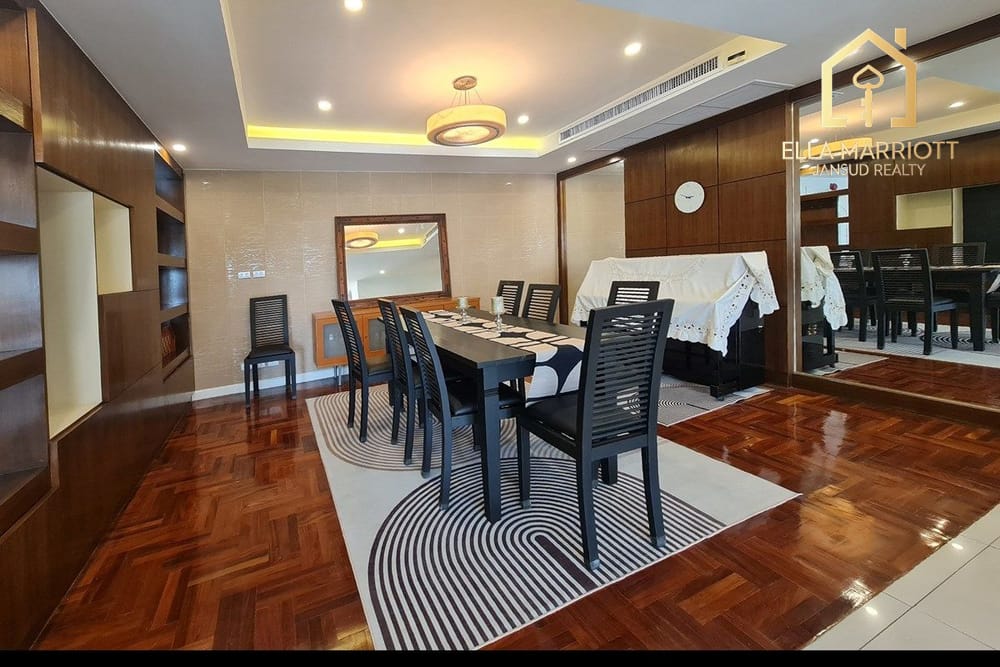 Spacious Pet-Friendly Condo in Ekkamai 21