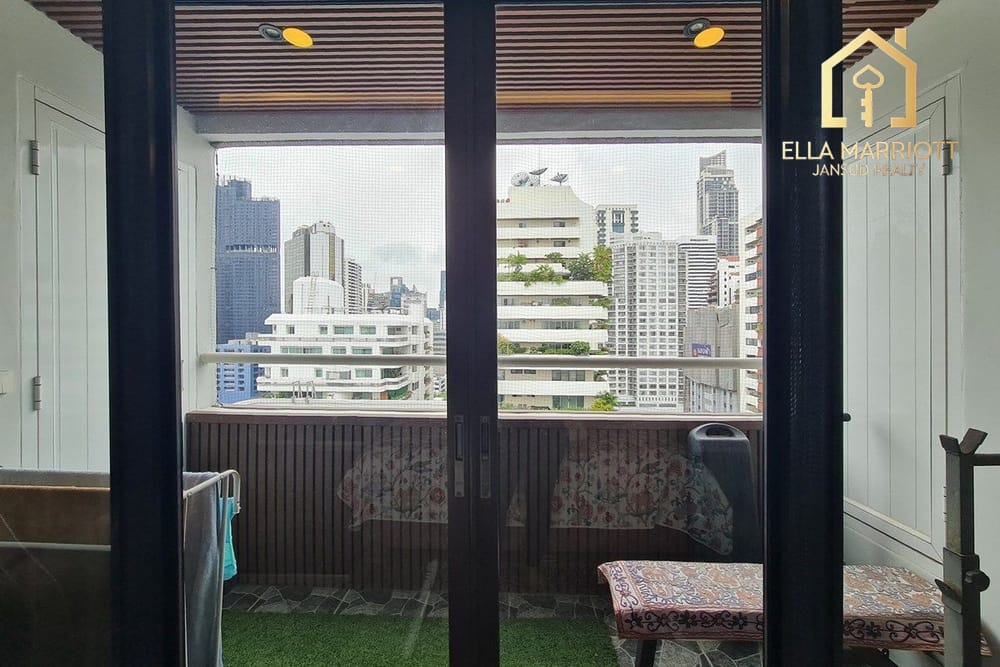 Perfectly Renovated 3BR Condo for Sale in Asoke 11