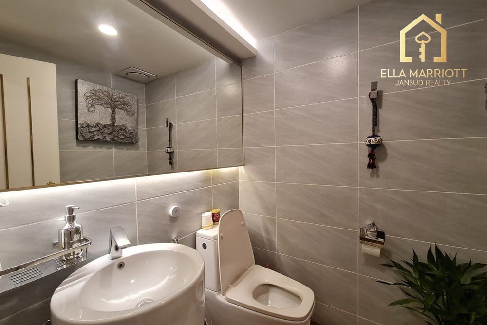 Perfectly Renovated 3BR Condo for Sale in Asoke 13