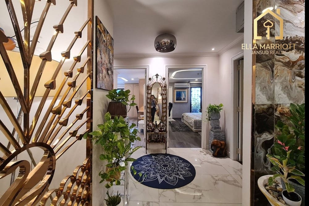 Perfectly Renovated 3BR Condo for Sale in Asoke 15