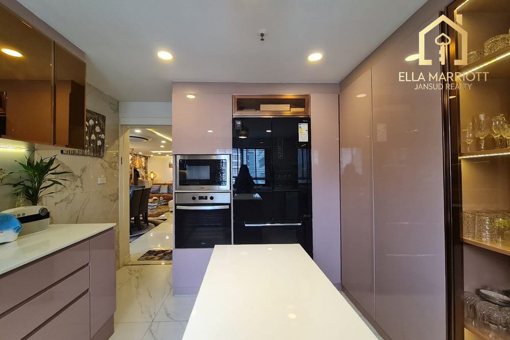 Perfectly Renovated 3BR Condo for Sale in Asoke 18