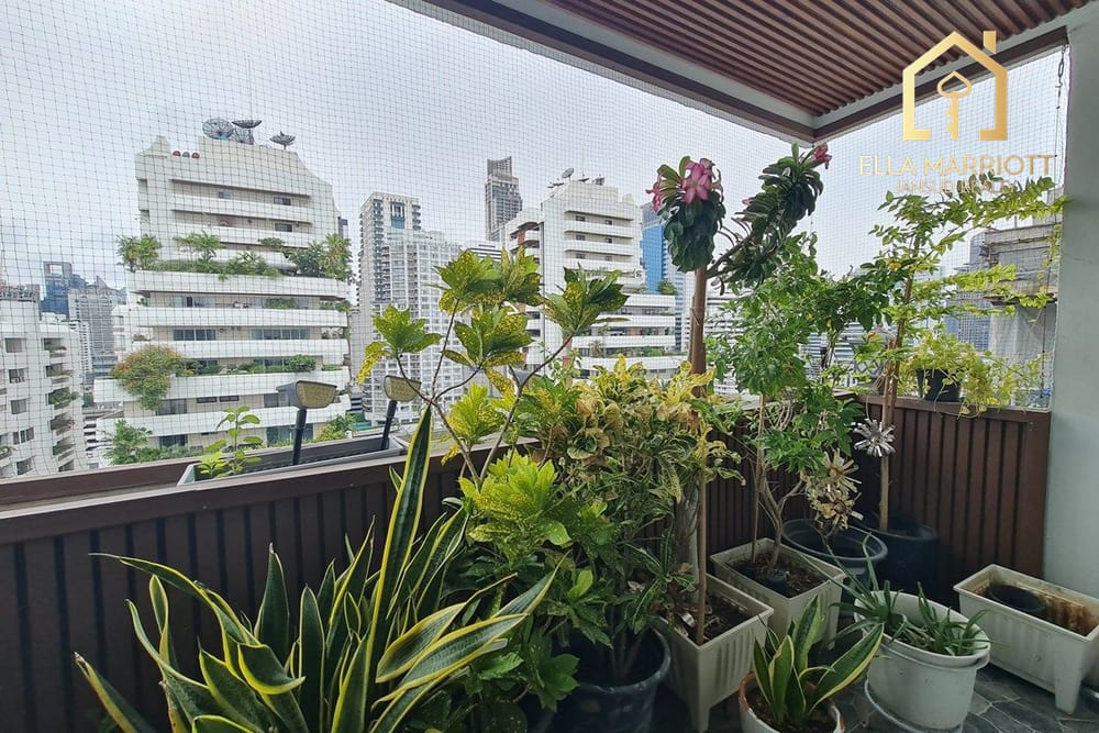 Perfectly Renovated 3BR Condo for Sale in Asoke 6