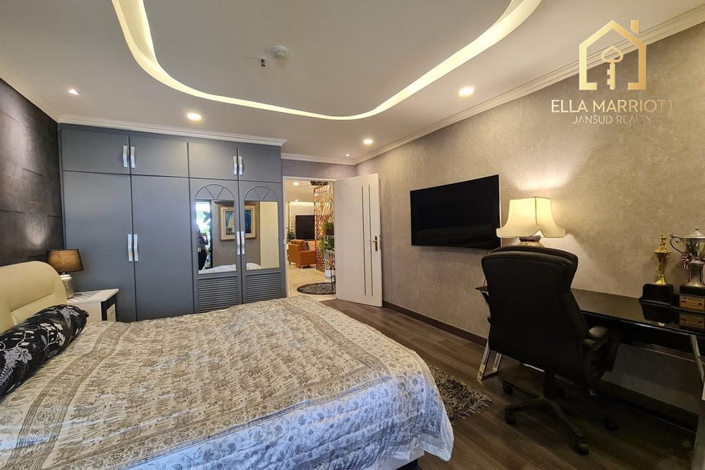 Perfectly Renovated 3BR Condo for Sale in Asoke 8