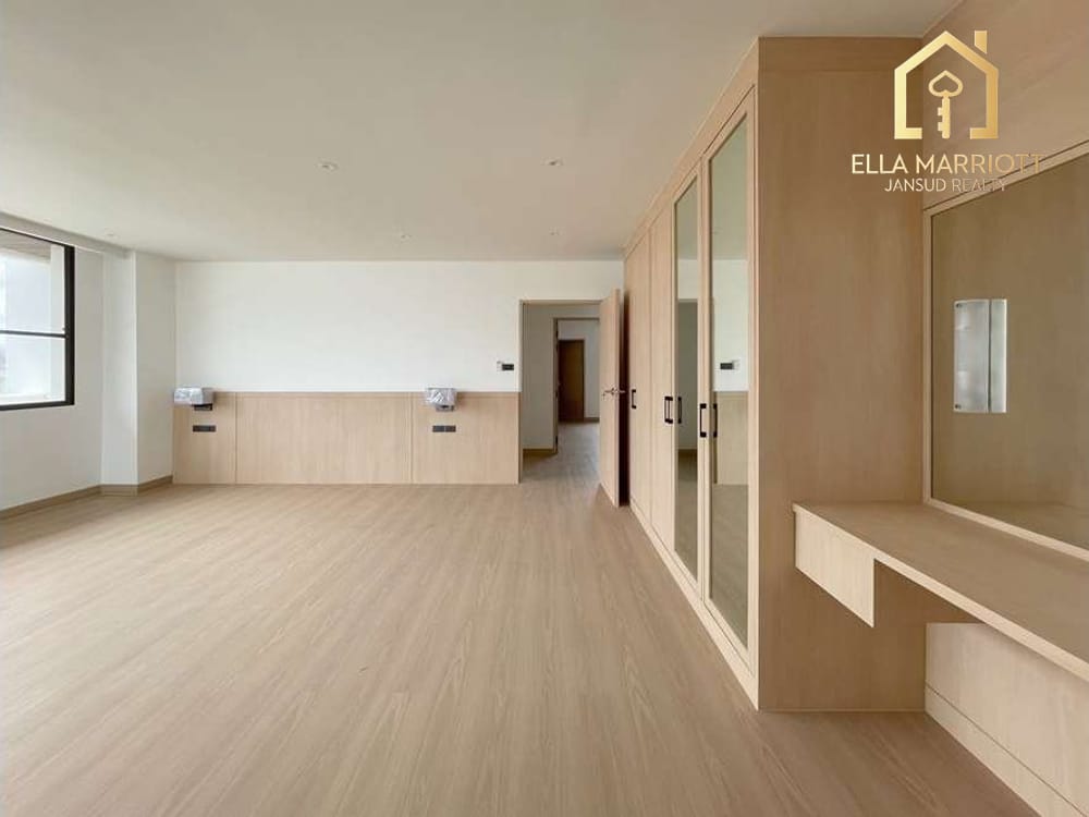 Newly Renovated 4BR Condo in Thong Lo - 260sqm with Dishwasher for Rent at 95K 12