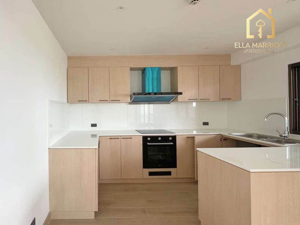 Newly Renovated 4BR Condo in Thong Lo - 260sqm with Dishwasher for Rent at 95K 4