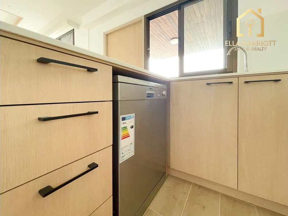 Newly Renovated 4BR Condo in Thong Lo - 260sqm with Dishwasher for Rent at 95K 5
