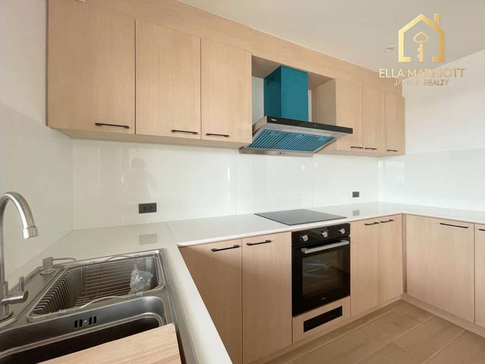 Newly Renovated 4BR Condo in Thong Lo - 260sqm with Dishwasher for Rent at 95K 8