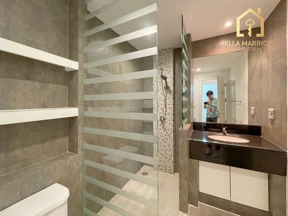Newly Renovated 3BR Condo for Rent in Ekkamai - 240sqm, Pet-Friendly, 120K 10