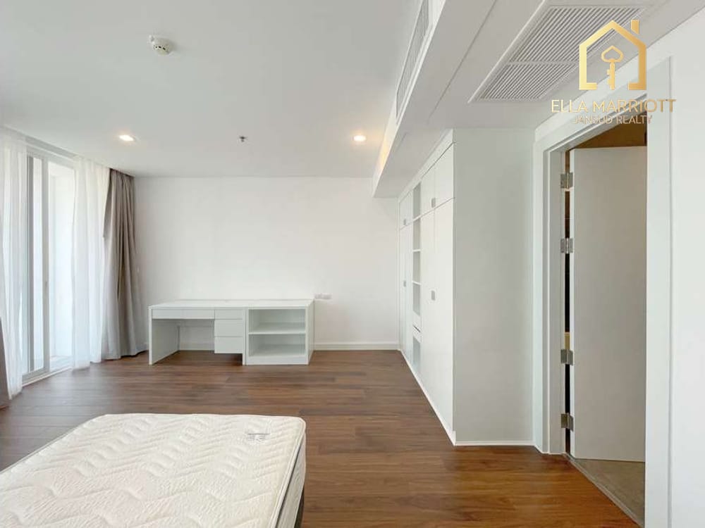 Spacious 4BR Condo for Rent in Ekkamai | 280sqm with Huge Balcony | Pet-Friendly 16