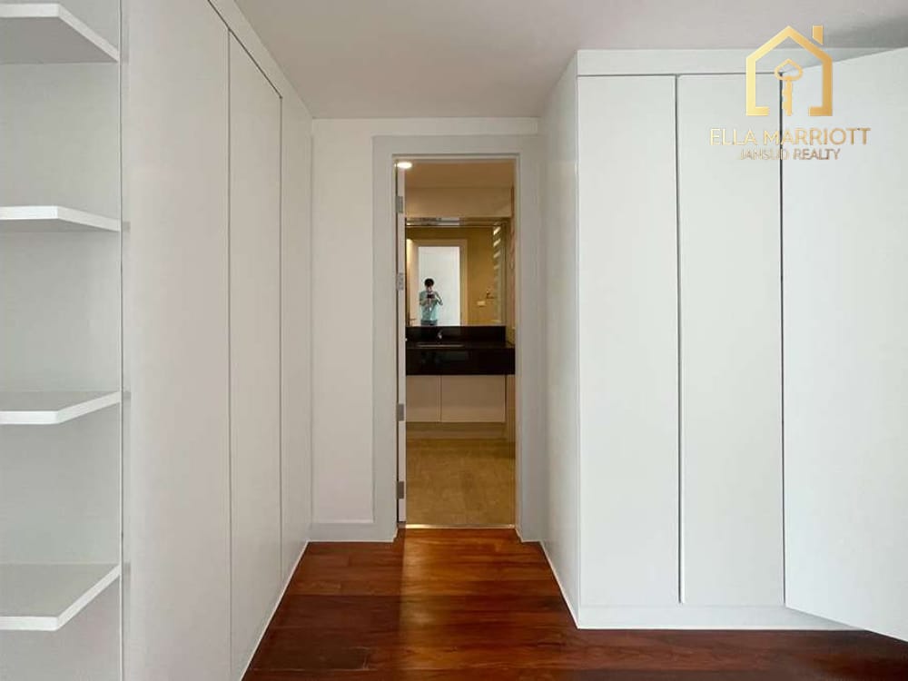 Spacious 4BR Condo for Rent in Ekkamai | 280sqm with Huge Balcony | Pet-Friendly 21