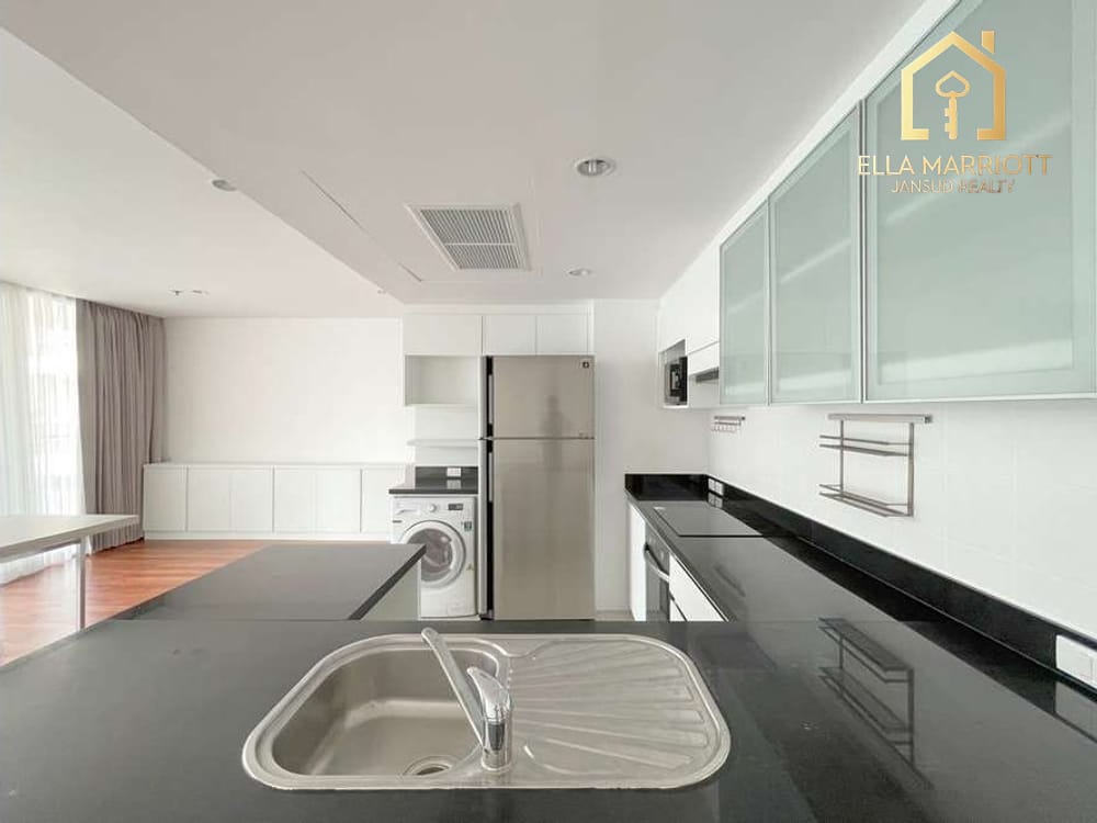 Spacious 4BR Condo for Rent in Ekkamai | 280sqm with Huge Balcony | Pet-Friendly 7