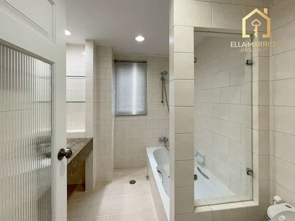 Renovierte 250 m² 3-Schlafzimmer Eigentumswohnung im Phrom Phong CBD zu vermieten, 110K – Haustierfreundlich 13