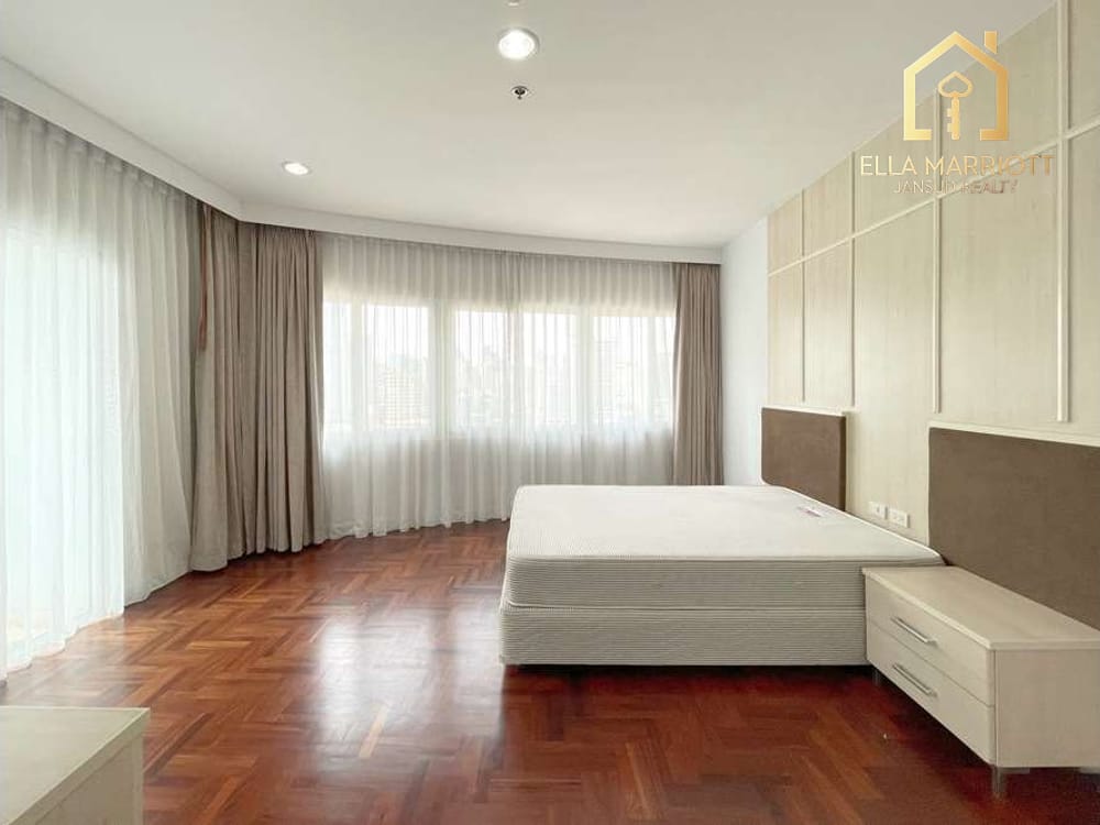 Renovierte 250 m² 3-Schlafzimmer Eigentumswohnung im Phrom Phong CBD zu vermieten, 110K – Haustierfreundlich 3
