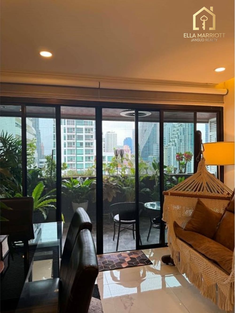 [The Prasanmit Grand Residence] 26