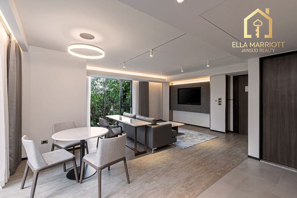 Luxury 1BR Serviced Condo 79sqm for Rent at 69K | Shuttle to BTS Asoke 1