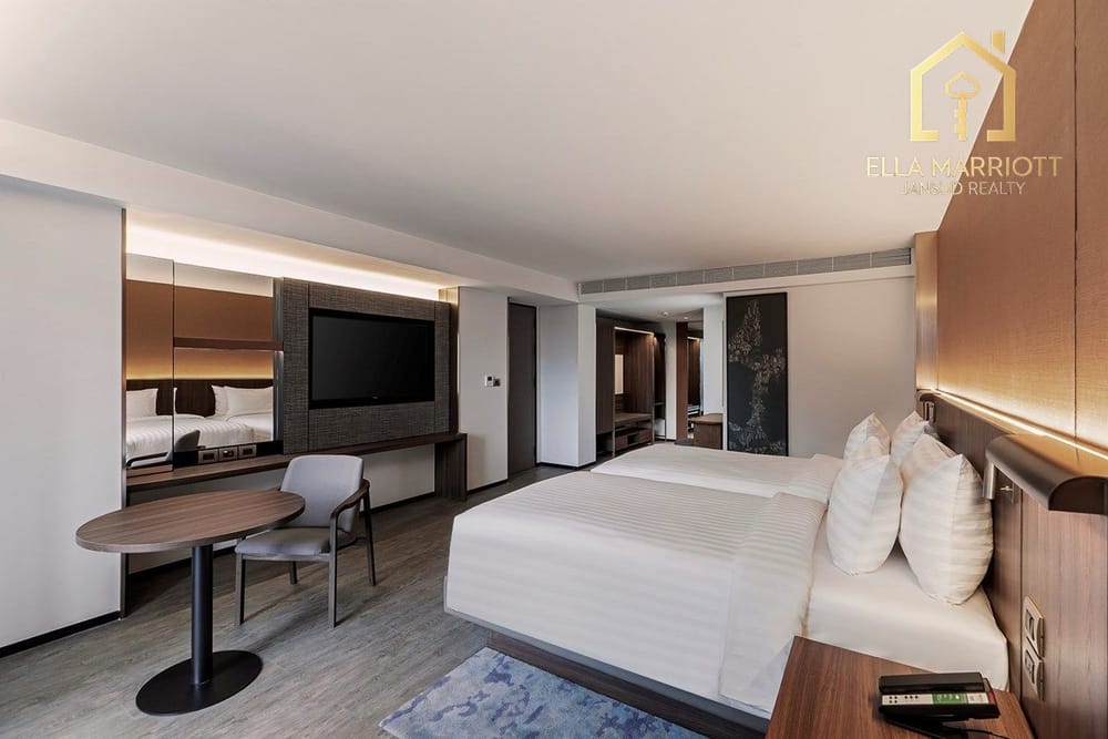 Luxury 1BR Serviced Condo 79sqm for Rent at 69K | Shuttle to BTS Asoke 7