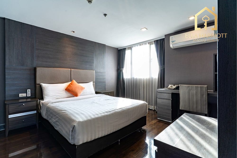 Luxuriöses 700m² Triplex-Penthouse zur Miete – 350.000, Privatpool, 4 SZ + Büro. 30