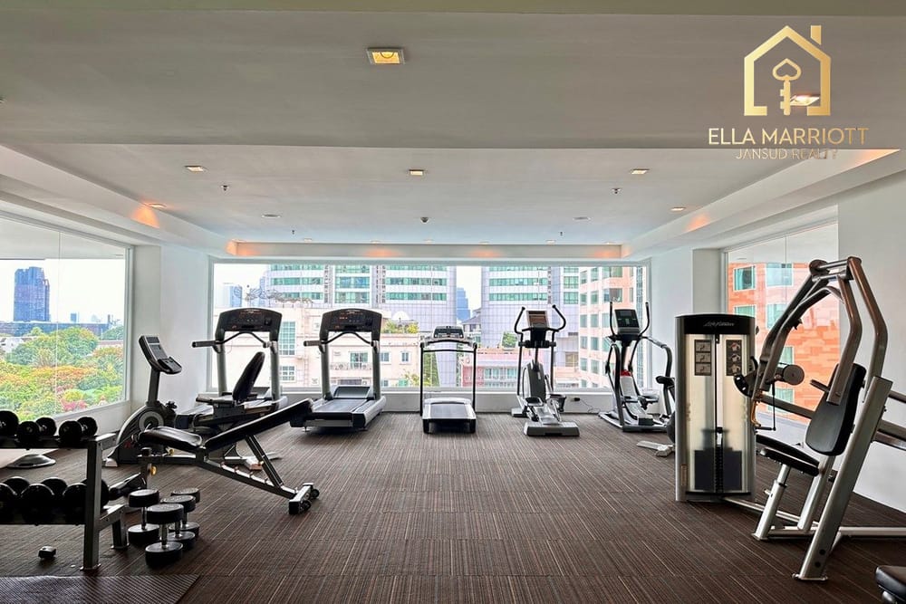 4 Bedroom Apartment for Rent in Sukhumvit 20 - Pet Friendly Service Apartment 17