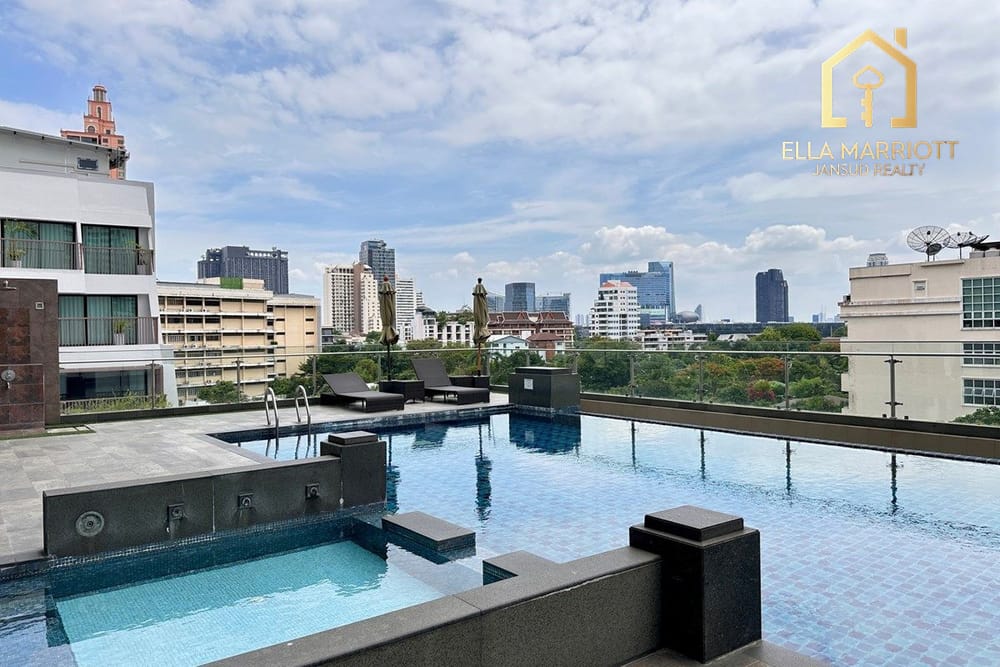 4 Bedroom Apartment for Rent in Sukhumvit 20 - Pet Friendly Service Apartment 19