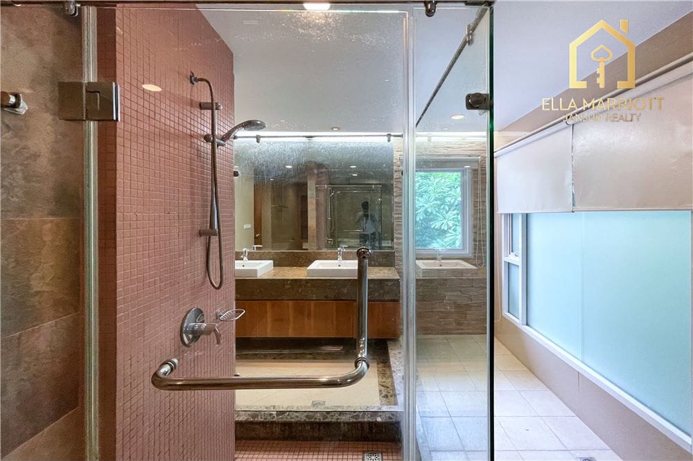 250.000 Miete - 400 m² Villa mit privatem Pool in Sukhumvit 36 | Tierfreundliches Einfamilienhaus 27